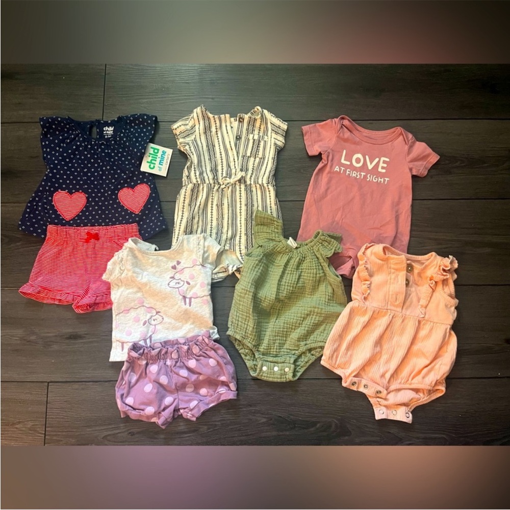 Baby girl Spring Set Newborn to 0-3 months outfits lot of 8 pieces